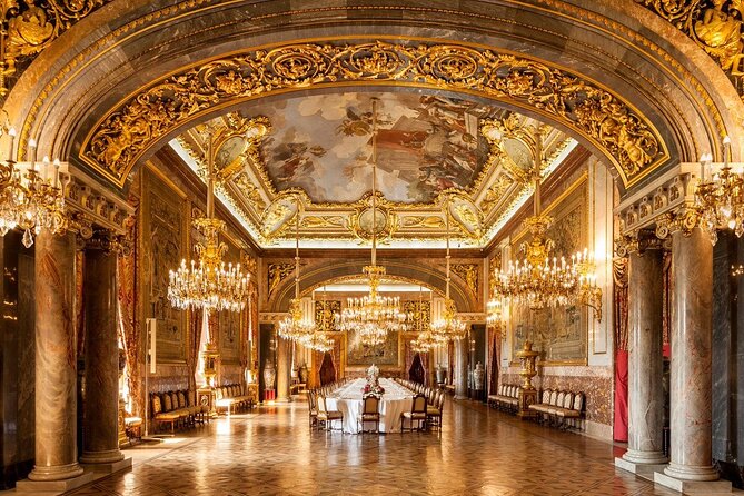 Guided tour to the Royal Palace of Madrid - Group size and the feel of the visit