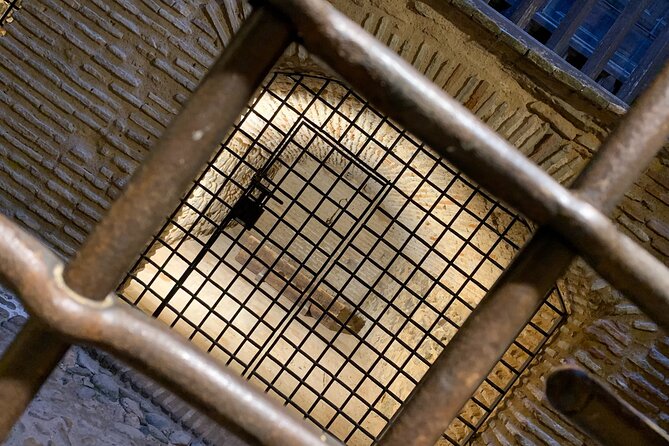 Guided Visit to the Toledo Underground - The Holy Brotherhood dungeons at Posada de la Hermandad