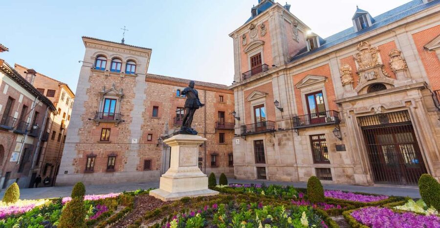 Highlights of Madrid: Walking Tour with Private Guide - Puerta del Sol and Plaza de la Villa