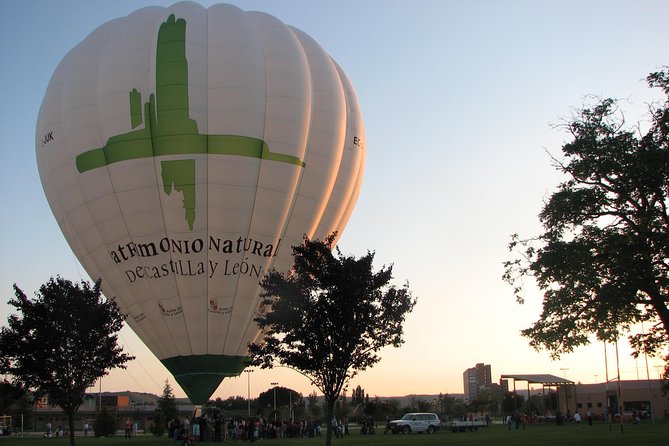 Hot-Air Balloon Ride over Madrid’s Guadarrama Regional Park - The landing, packing, and Spanish brunch