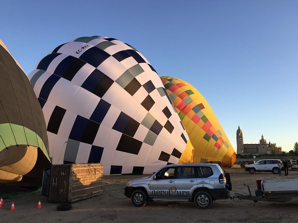 Hot-Air Balloon Ride over Segovia with Optional Transport from Madrid - Seeing the aqueduct, cathedral, and Alcázar from above