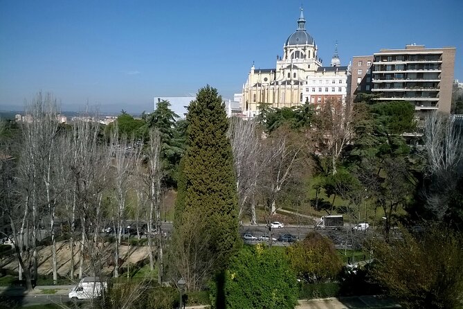 La Latina to Madrid Guided Tour with Breakfast - Puerta del Sol and the center of Madrid