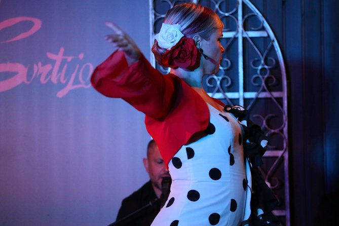 Local Flamenco Show at El Cortijo - Food and drink: budget for extras