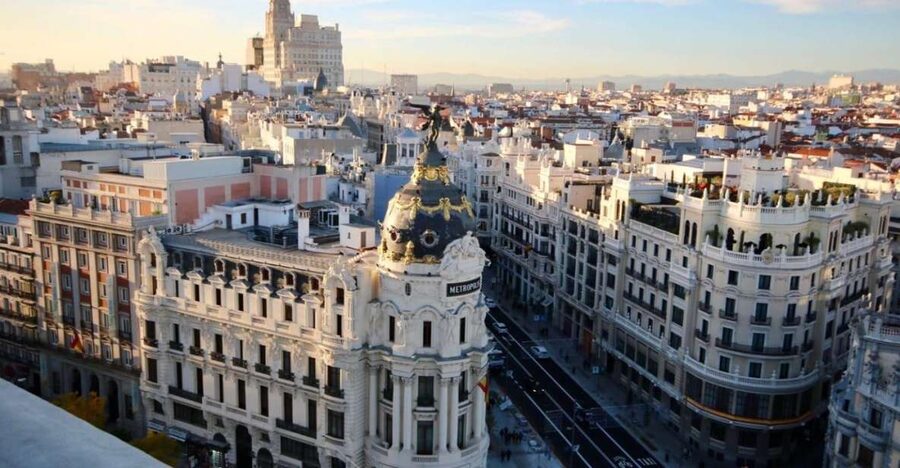 Madrid: 1.5-Hour City Highlights Guided Walking Tour - A fast introduction to Madrid’s historic center