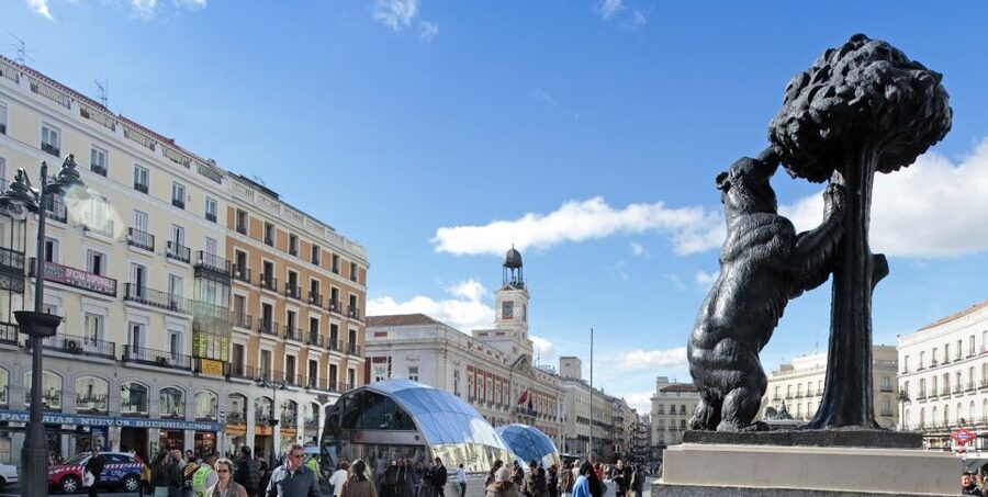 Madrid: 1.5-Hour City Highlights Guided Walking Tour - Royal Palace and Almudena Cathedral