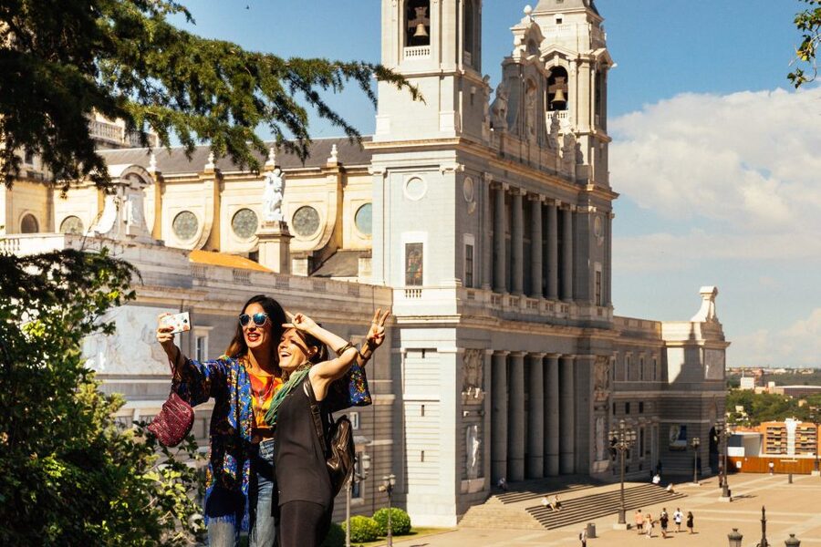 Madrid: 1.5-Hour Private Kick-Start Tour with a Local - Learning Madrid’s layout in 90 minutes