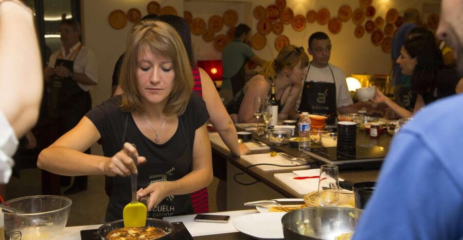 Madrid: 10 Tapas 2.5-Hour Cooking Class - Meeting at Calle de la Farmacia, 6