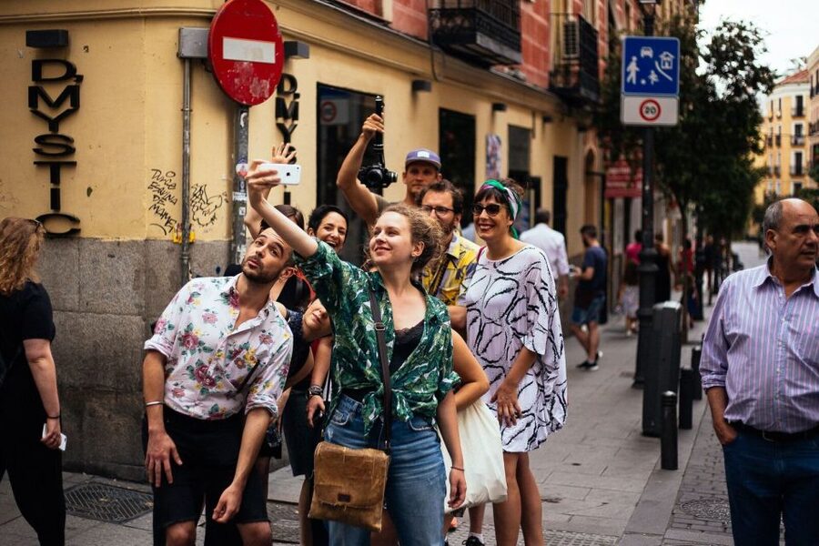 Madrid: 2-Hour Private City Tour Off the Beaten Track - Plaza del Dos de Mayo and the city’s past