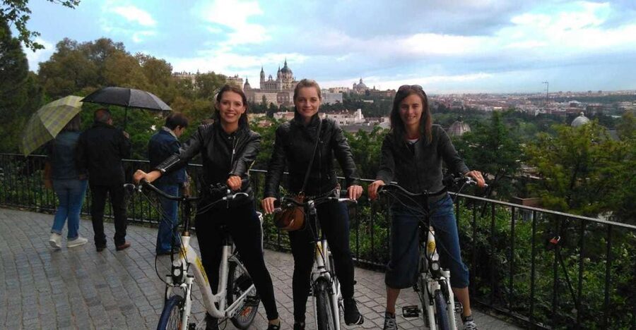 Madrid: 3-Hour Guided Bike Tour - Royal Madrid around Plaza de Oriente