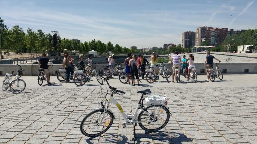 Madrid: 3-Hour Sightseeing Tour by Electric Bike - Plaza Mayor, San Miguel Market, and Casa de los Lujanes