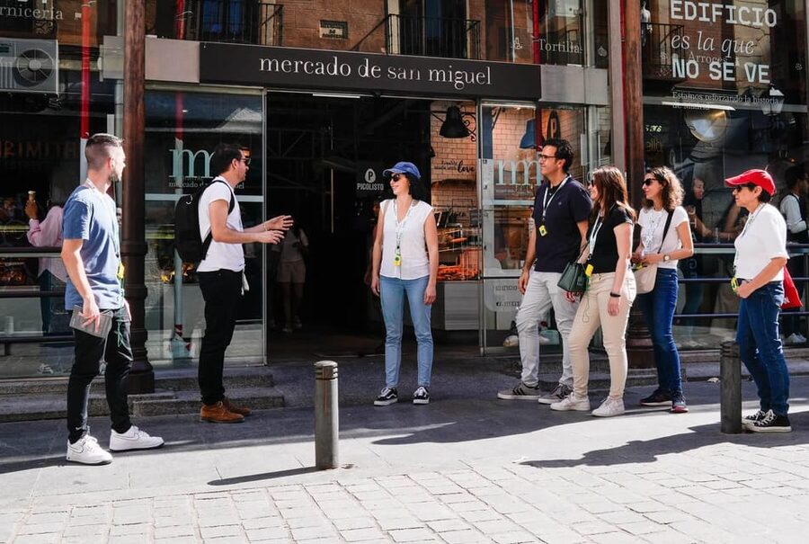 Madrid: 4-Hour Bus Tour with Royal Palace Admission - A quick ride through Madrid’s long story