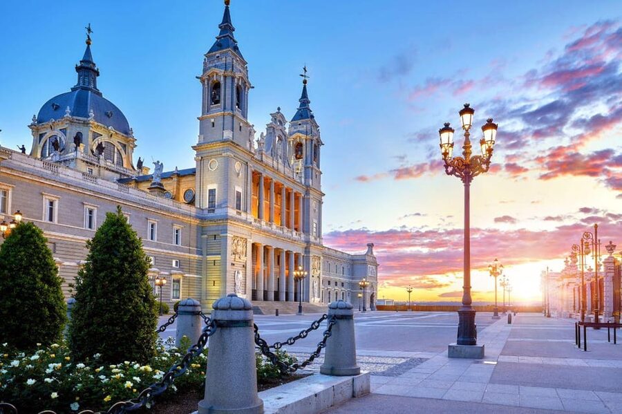 Madrid: Afternoon Royal Palace and Almudena Cathedral Tour - Starting at Plaza de Oriente beside the Royal Palace