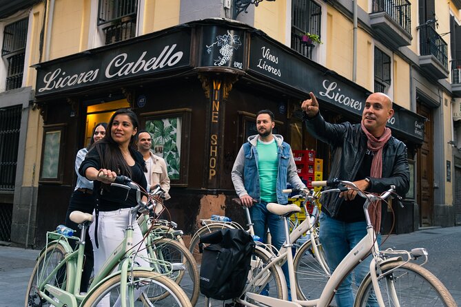 Madrid at Night: Vintage Bike Tour of City Highlights - Why this evening ride works so well