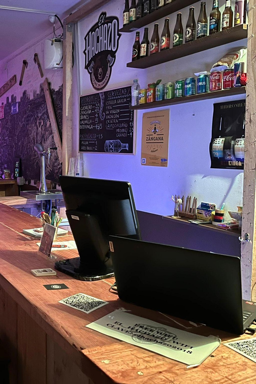 Madrid Atocha : Interactive Axe Throwing 1h - Interactive targets and up to 15 game choices