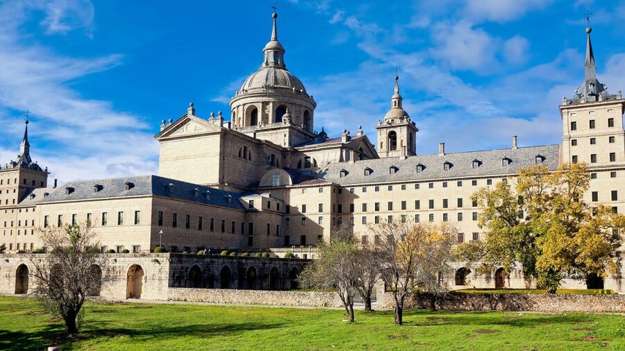 Madrid Audioguide - TravelMate app for your smartphone - Retiro Park and the city beyond the monuments
