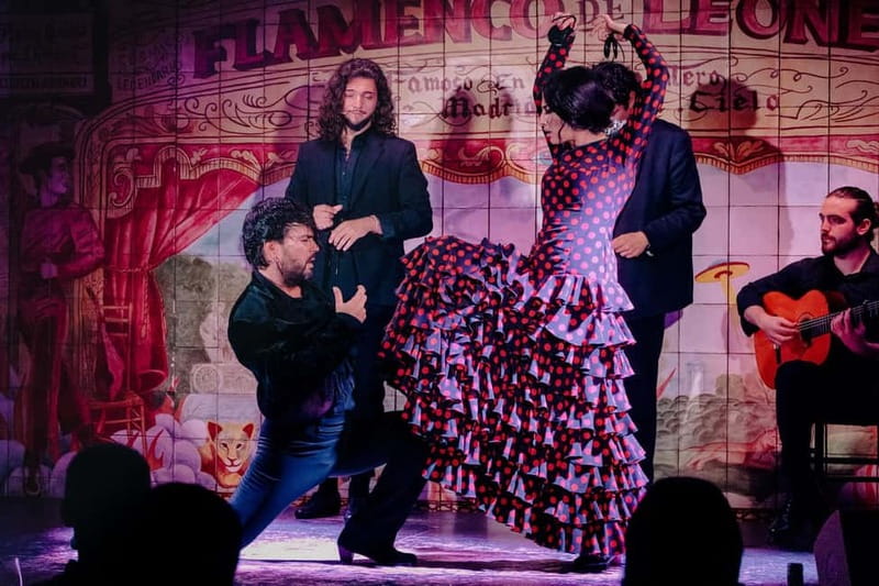 Madrid: Authentic Flamenco at Flamenco de Leones with drink - How the performance unfolds