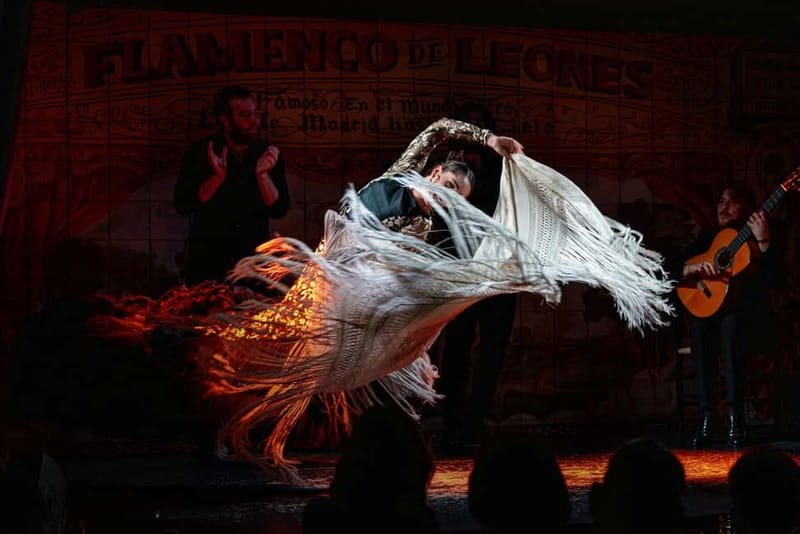 Madrid: Authentic Flamenco at Flamenco de Leones with drink - Choosing the drink option