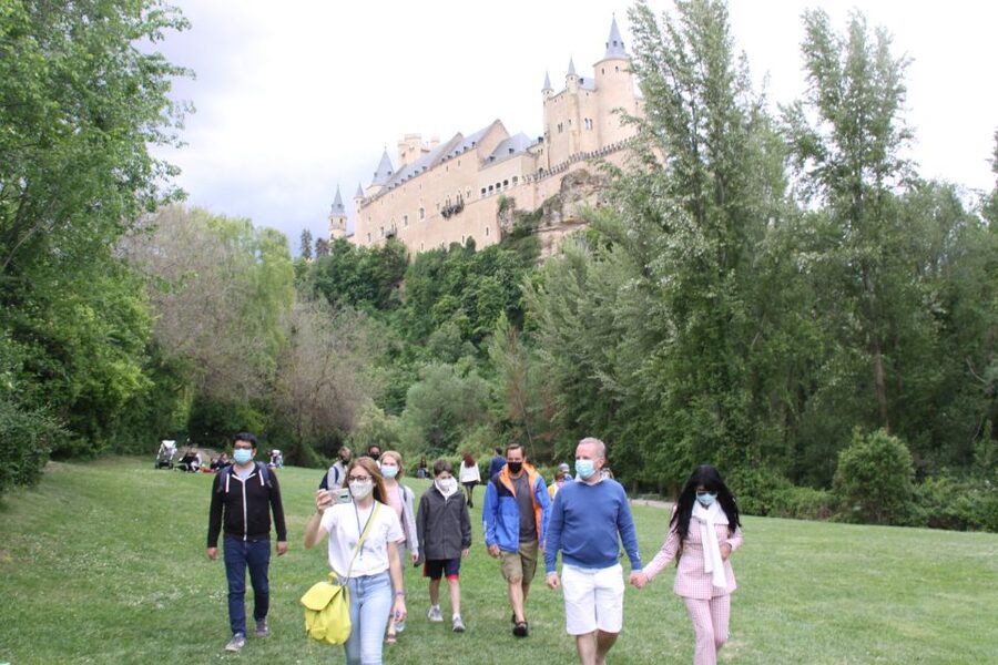 Madrid: Avila and Segovia Day Trip with Tickets to Monuments - Segovia’s aqueduct: Roman engineering in the middle of town