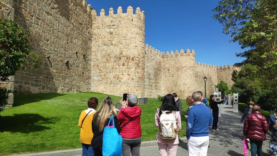 Madrid: Avila and Segovia Day Trip with Tickets to Monuments - The Alcazar of Segovia and its fairy-tale outline