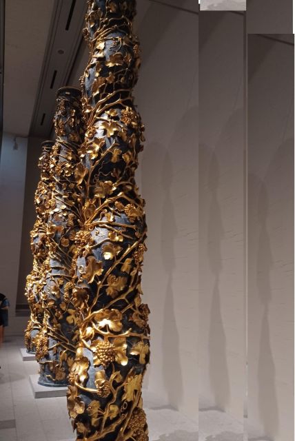 Madrid: Basic Guided Tour of the Royal Collections Gallery - Meeting beside the Royal Palace