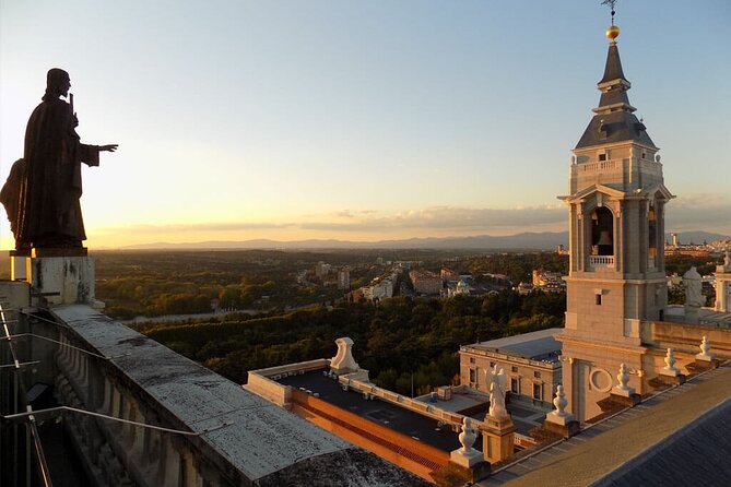 Madrid Best Walking Tour: Old city and Royal sites - San Miguel Market: look first, eat later