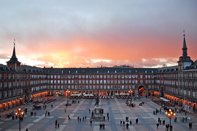 Madrid Best Walking Tour: Old city and Royal sites - Royal Madrid in a compact stretch