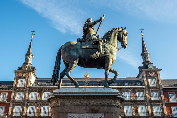 Madrid Bike Tour with Churros and Wine, Ham, and Cheese Upgrade - Guides, group size, and riding comfort
