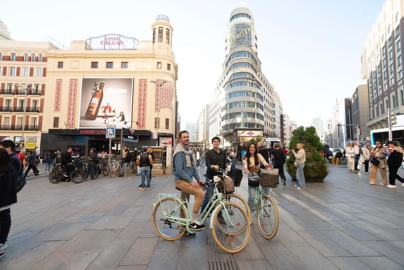 Madrid by bike + PhotoShooting - The Prado Museum from the outside