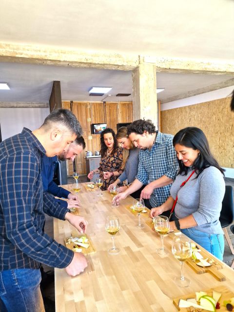 Madrid: cheese tasting with wine pairing. - Why the Plaza Mayor location works