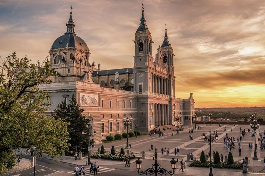 Madrid: City Highlights Guided Walking Tour - San Miguel Market and the road to Plaza Mayor