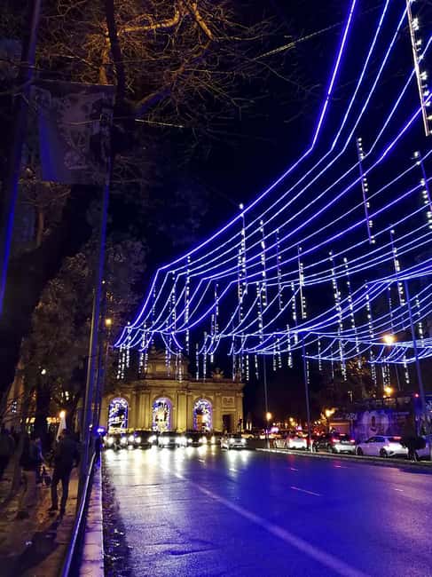 Madrid: City Highlights Tuk-Tuk Tour (2 hours) - Las Letras and Madrid’s literary side