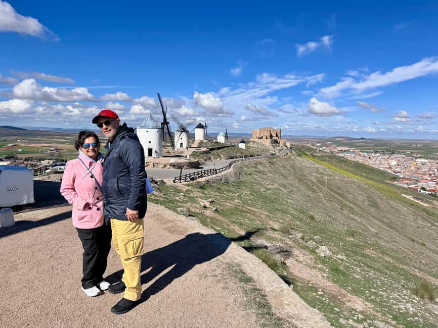 Madrid: Consuegra Molinos del Quixote Tour - Leaving Madrid in a minibus for Consuegra