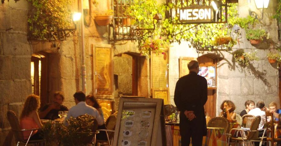 Madrid: Customized Night Tour with a Private Guide - Madrid after dark, with the route built around you