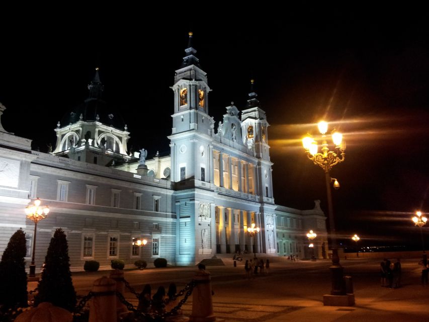 Madrid: Customized Night Tour with a Private Guide - Guides named in the feedback