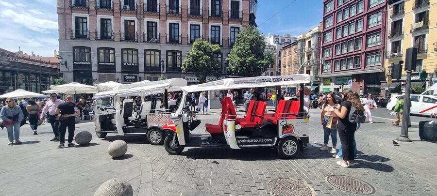 Madrid: Discover the Magic of This City by Tuk Tuk - Puerta del Sol and Madrid’s city symbols