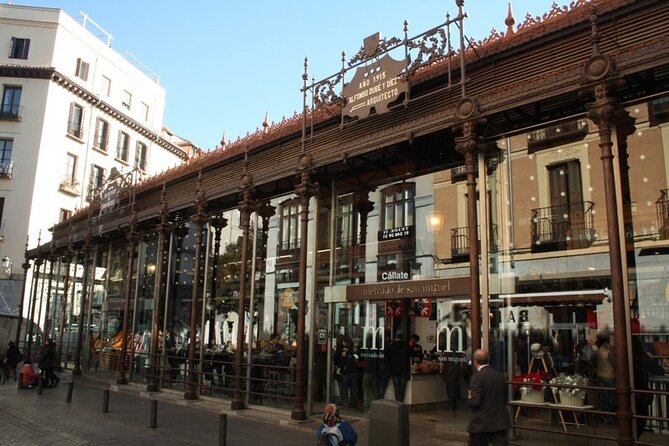 Madrid Discoveries Private Tour - Why this private Madrid walk works well on your first day