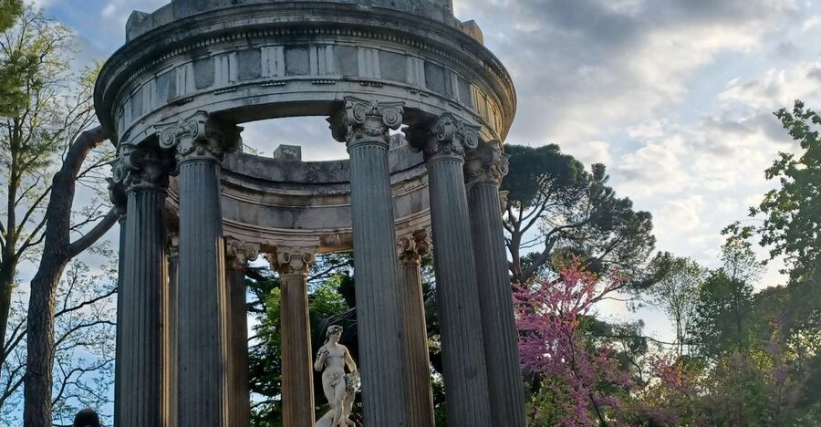 Madrid: El Capricho Park Tour - Key points to know