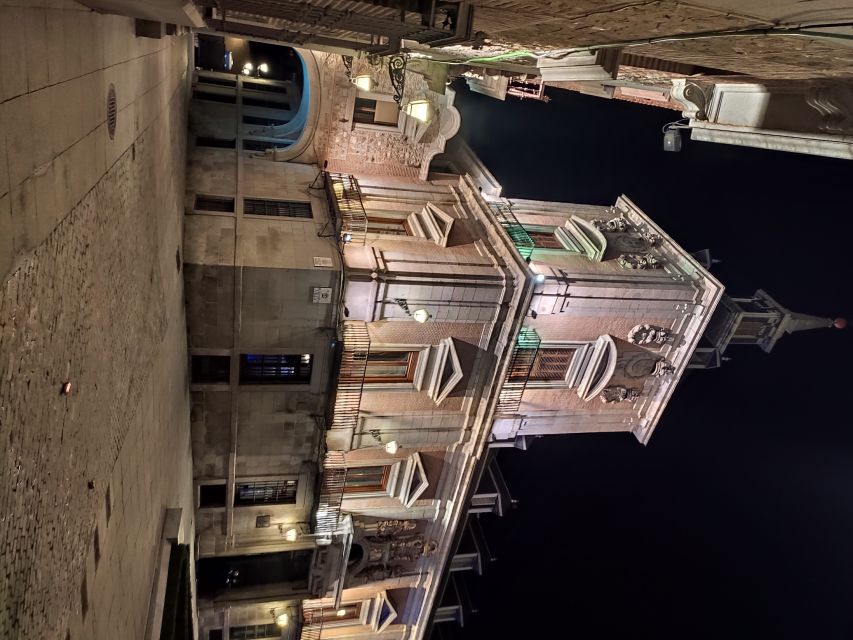 Madrid: Enchanted Evening Walking Tour in Spanish - Key points to know before booking