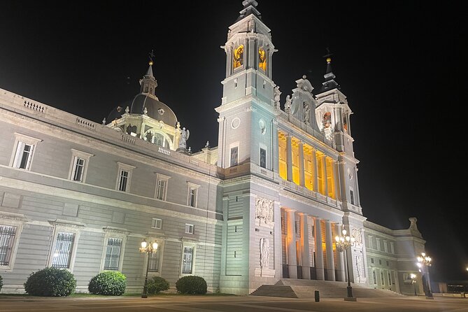 Madrid Evening Walking Tour and optional Flamenco Show - Plaza Mayor and the old center