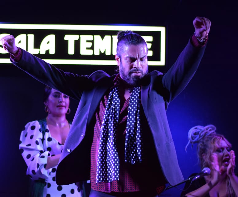 Madrid: Flamenco Show at Tablao Sala Temple with Drink - The included drink and the optional Spanish menu
