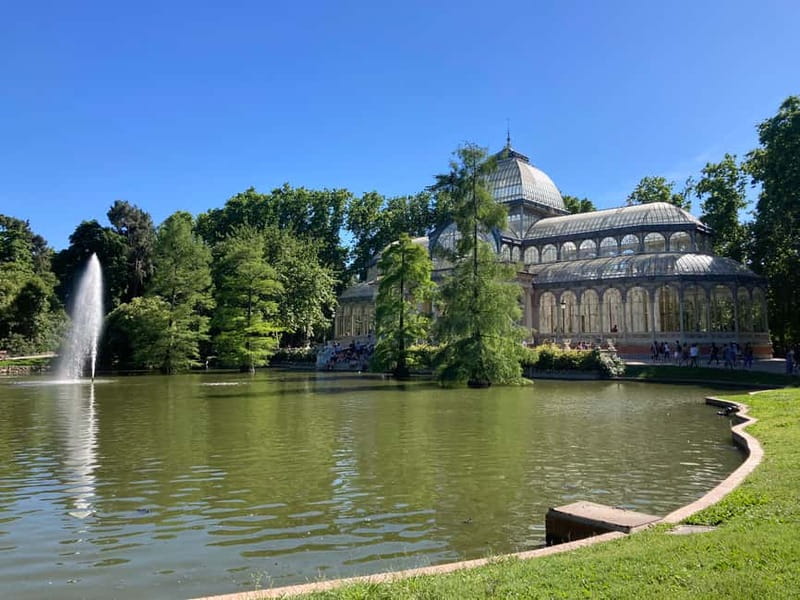 Madrid: Flow Yoga class in Retiro Park - Getting the Most from Your Hour in Retiro Park