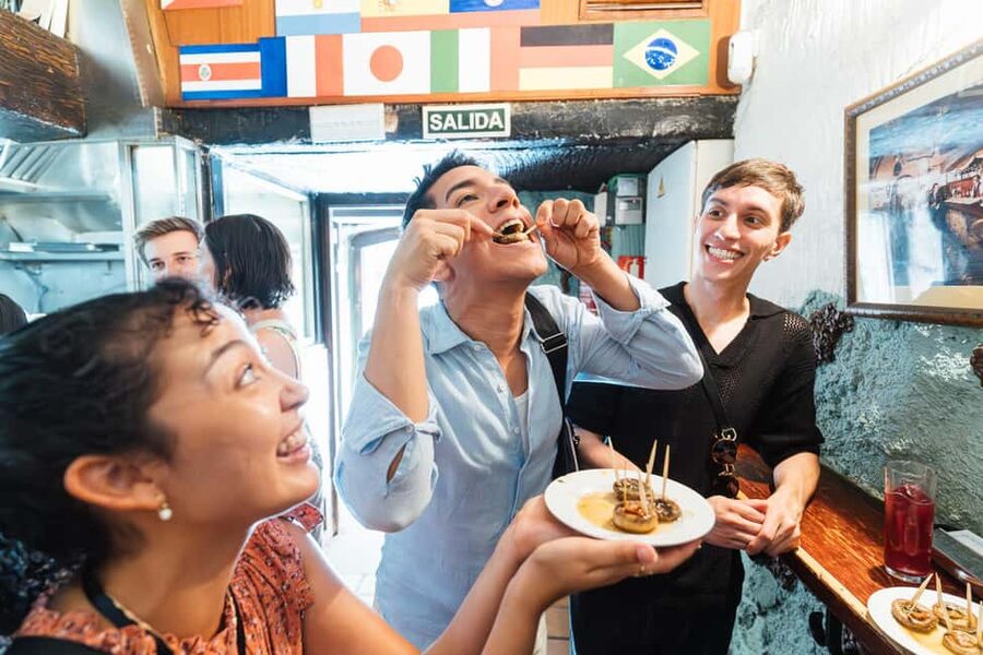Madrid: Food Walking Tour with Drink and Local Guide - Key points at a glance