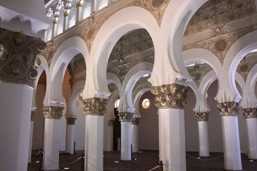 Madrid: Full-Day Guided Tour of Toledo with Cathedral Visit - The guides make or break the day