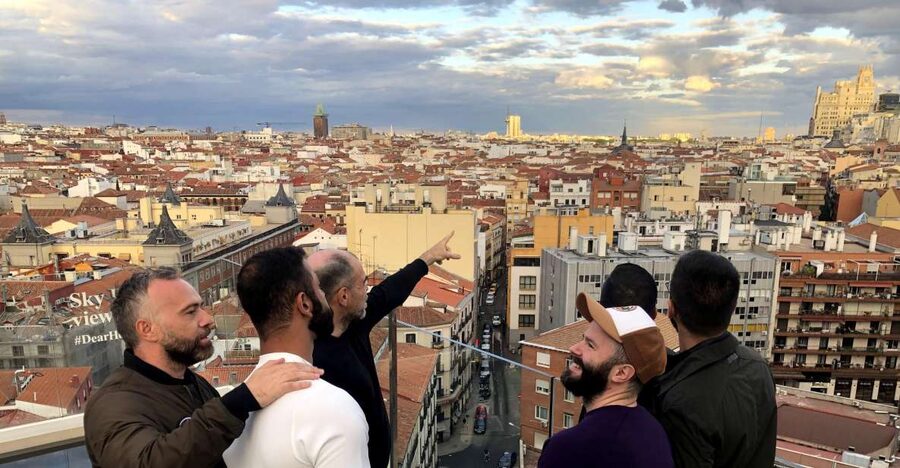 Madrid: Gran Vía Rooftops and Architecture Tour - The guide makes the difference