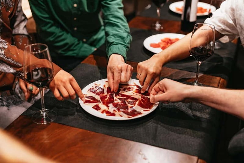 Madrid: Guided Tapas and Wine Tour with Terrace Visit - The guides make the difference
