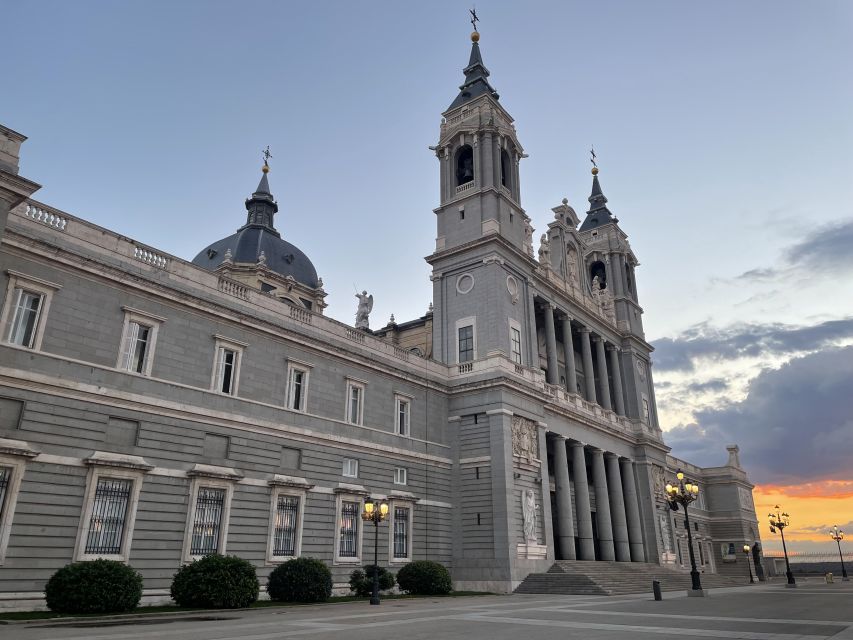 Madrid: Guided Tour of Prado Museum and Royal Palace - Timing, language, and group expectations