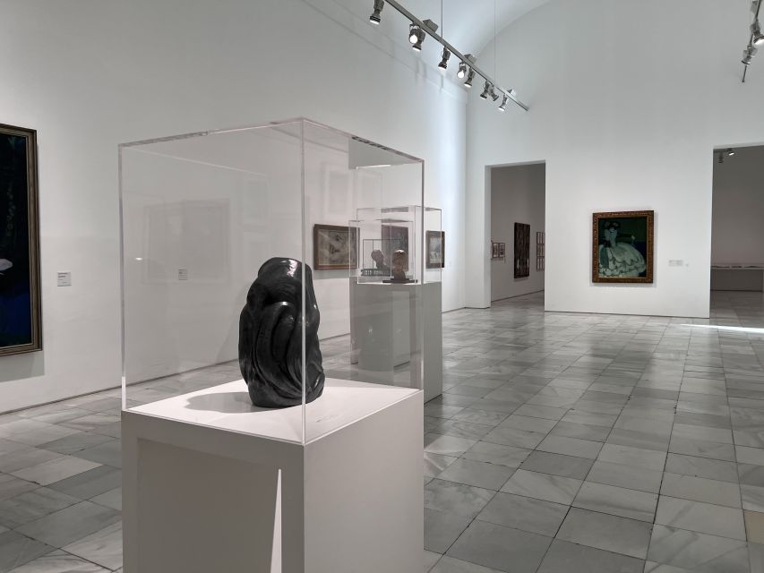 Madrid: Guided Tour of Reina Sofía Museum with Entry Ticket - Practical rules inside the museum