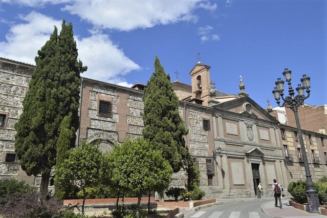 Madrid Guided Tour of the Descalzas Reales Monastery - One hour inside a living monastery