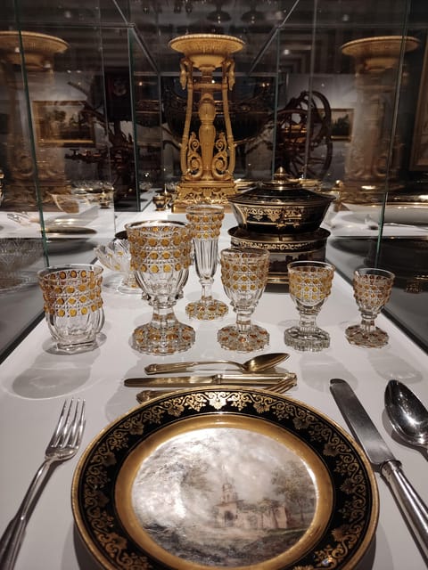 Madrid: Guided Tour of the Royal Collections Gallery - Bourbon rooms from the 18th and 19th centuries