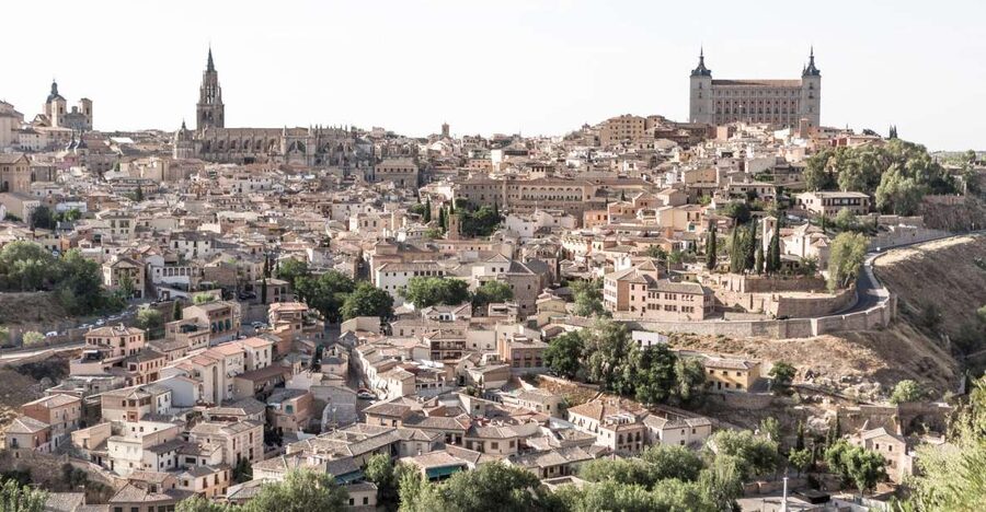 Madrid: Guided Tour of Toledo with Cathedral Visit - Free time, shopping, and the pressure of the clock